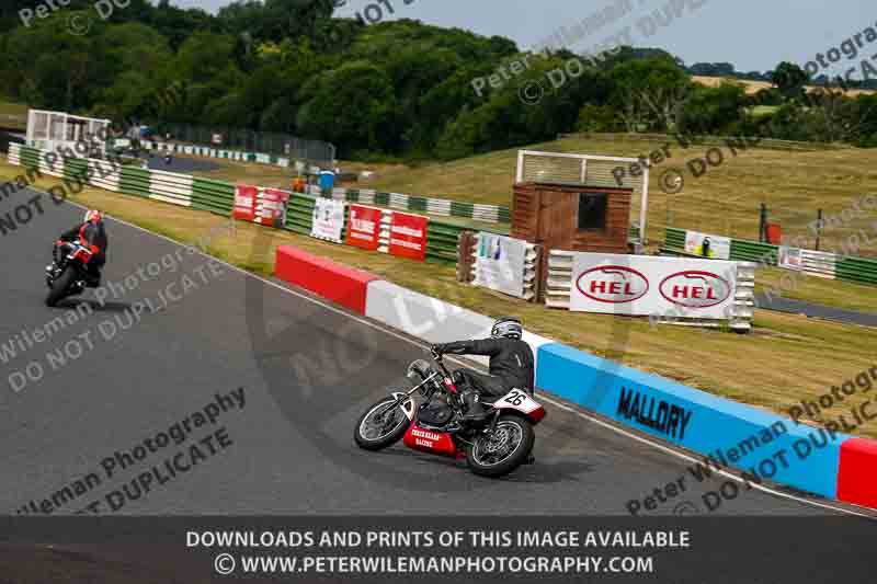 Vintage motorcycle club;eventdigitalimages;mallory park;mallory park trackday photographs;no limits trackdays;peter wileman photography;trackday digital images;trackday photos;vmcc festival 1000 bikes photographs